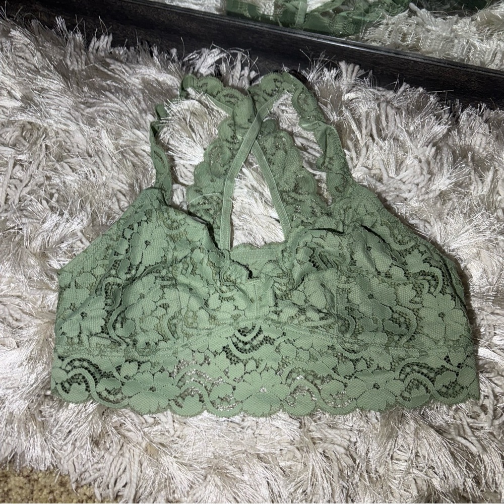 -🌸5/$25🌸Xhilaration Lacey Lightly Lined Sage Green Bralette Size Medium
